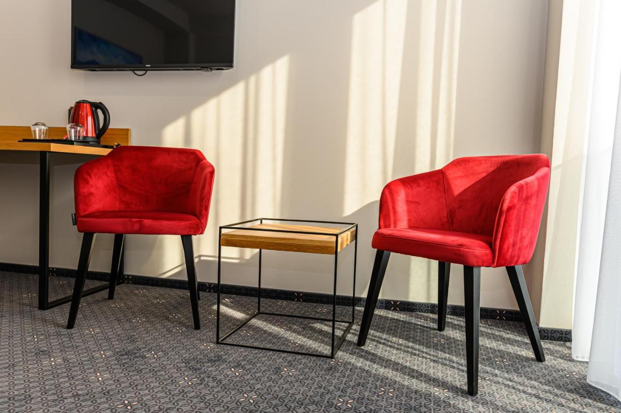 Hotel Dukat Gura Humorului Bagian luar foto