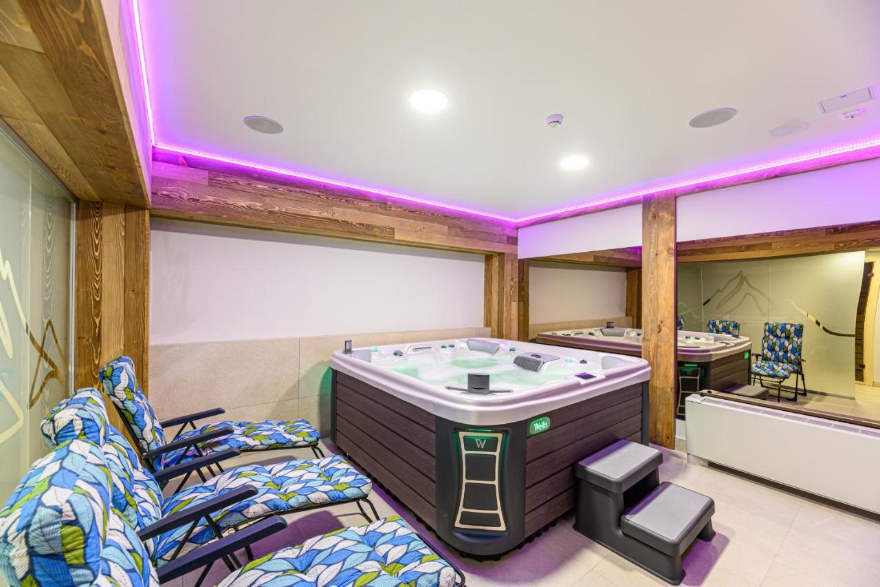 Hotel Dukat Gura Humorului Bagian luar foto