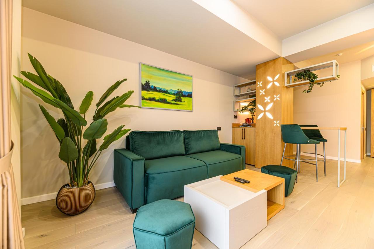 Hotel Dukat Gura Humorului Bagian luar foto