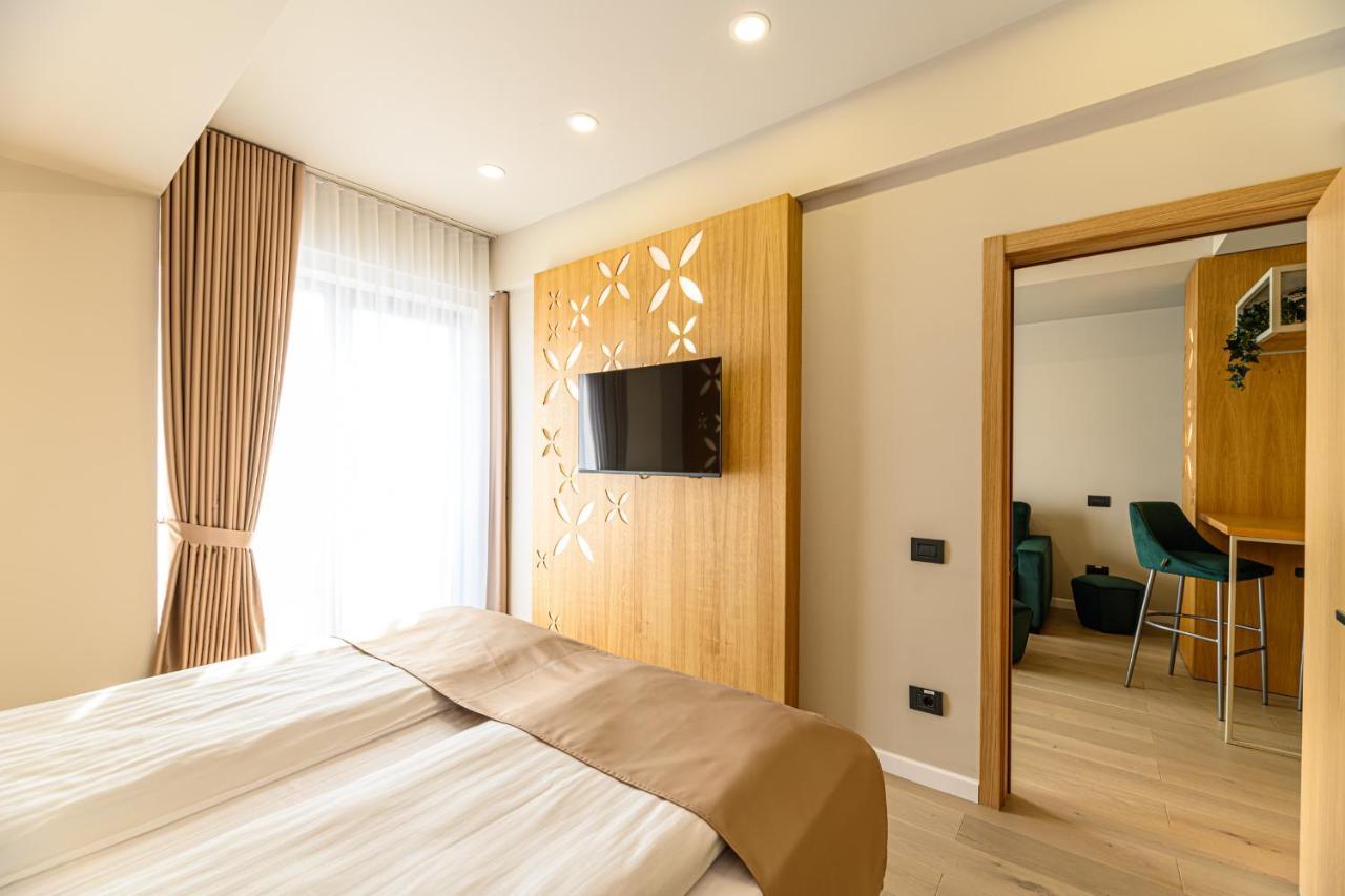 Hotel Dukat Gura Humorului Bagian luar foto