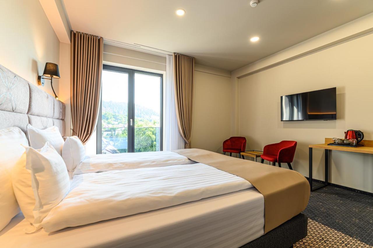 Hotel Dukat Gura Humorului Bagian luar foto