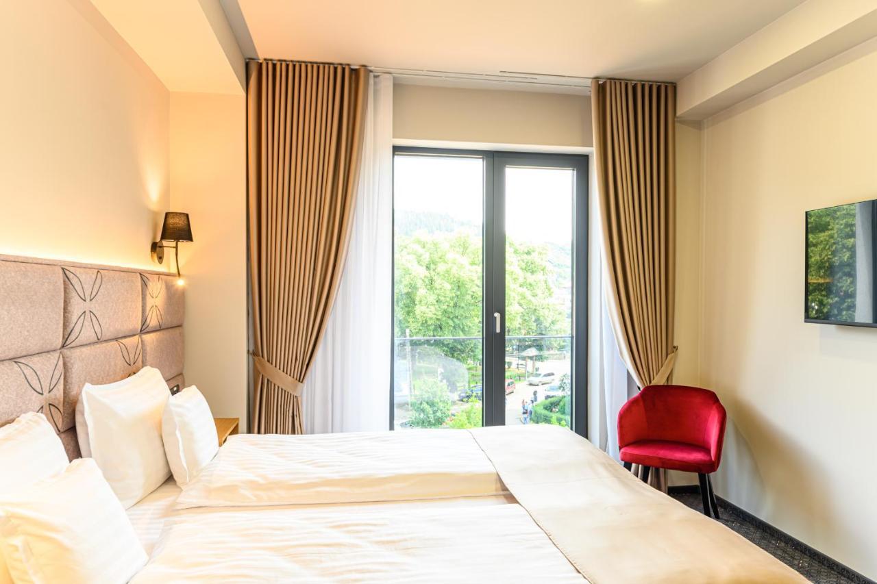 Hotel Dukat Gura Humorului Bagian luar foto