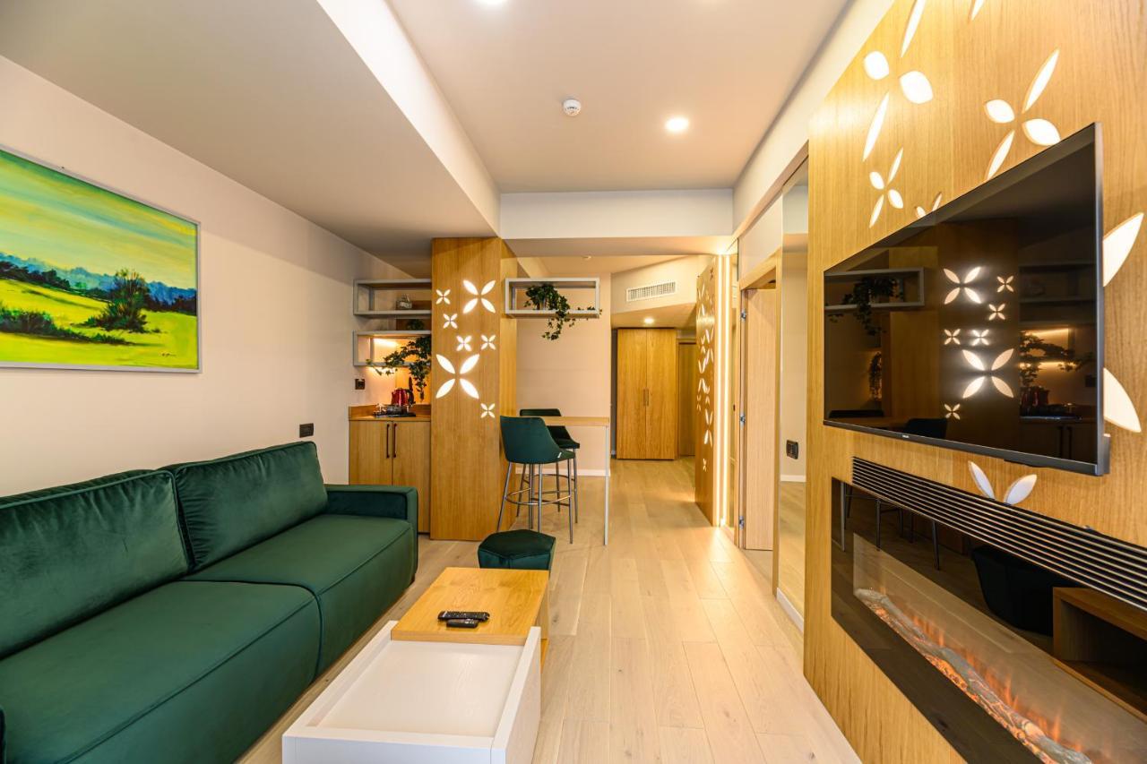 Hotel Dukat Gura Humorului Bagian luar foto