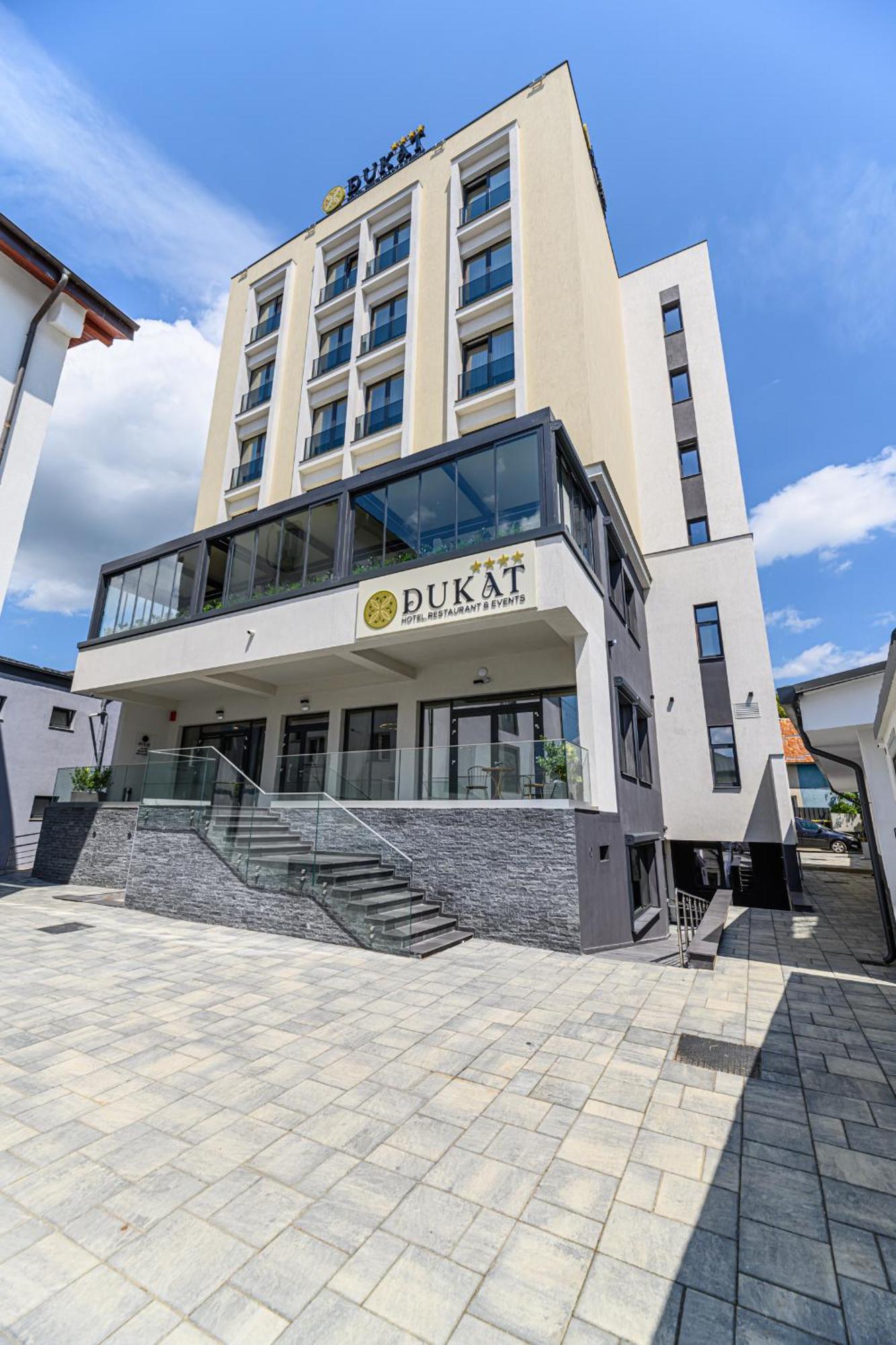 Hotel Dukat Gura Humorului Bagian luar foto