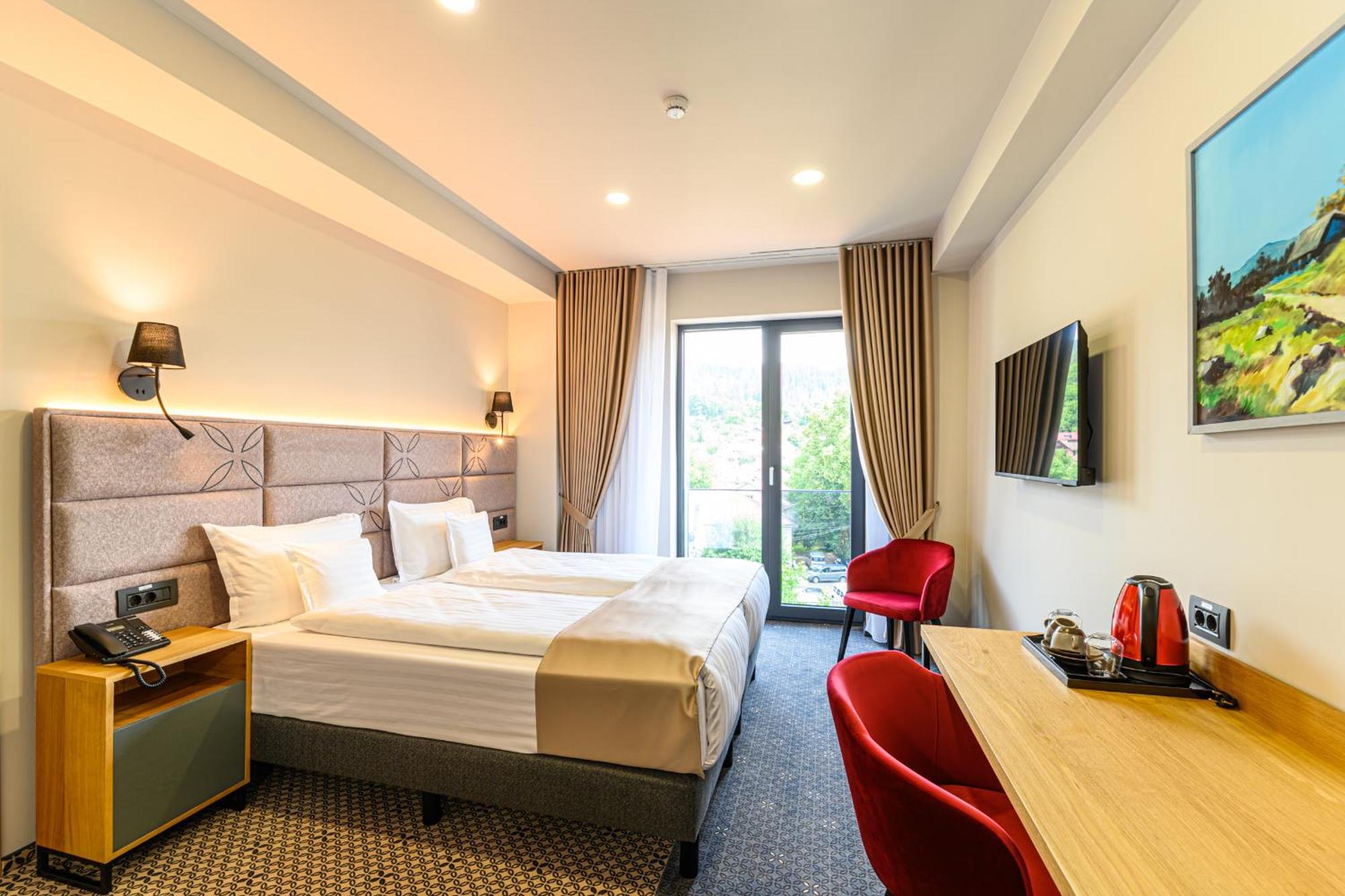 Hotel Dukat Gura Humorului Bagian luar foto